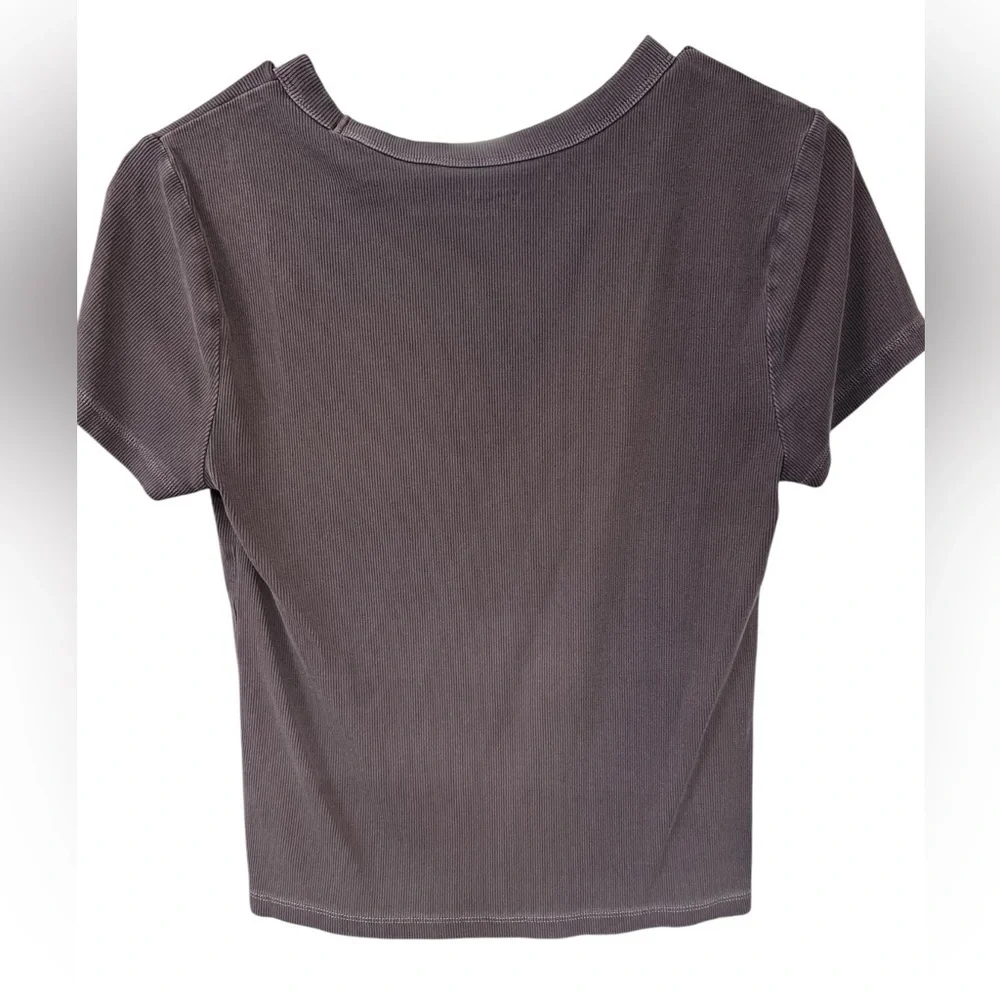 Old Navy Women's Brown Short Sleeve Tee - Picture 3 of 3